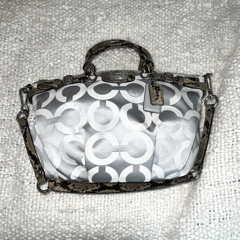VINTAGE AUTHENTIC COACH LARGE SILVER HANDBAG🩶 Madison Op Art Sateen Sophia Bag